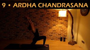 09-ardha-chandrasana